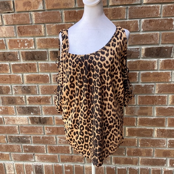 Leopard Print Cold Shoulder Top ( Color : Leopard) ( Size: XL) - Picture 1 of 5
